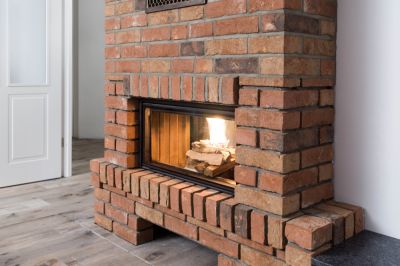 Get Excellent Heat Retention with a Brick Fireplace Construction!